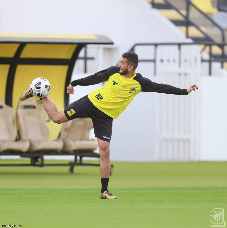 أجواء الكلاسيكو تسيطر على تحضيرات الشباب والاتحاد