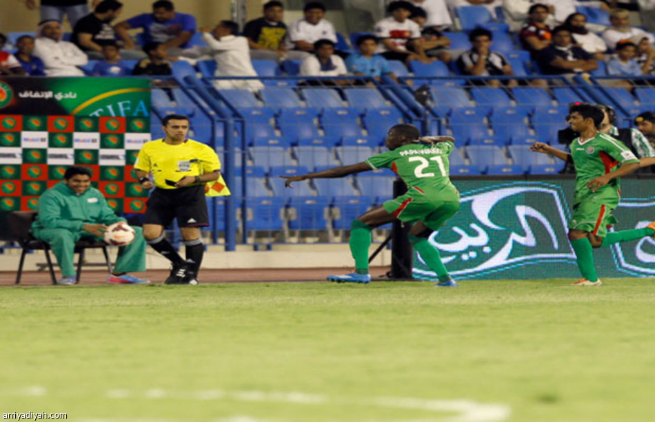 هدف المرشدي ينقذ الشباب من الخسارة أمام الاتفاق في ذهاب كأس الملك