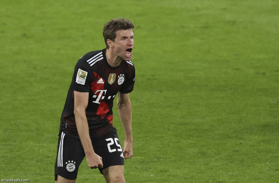 بايرن يقترب من حسم الدوري التاسع تواليا