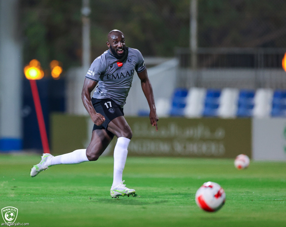 فحوص تُغيب الفرج عن الهلال