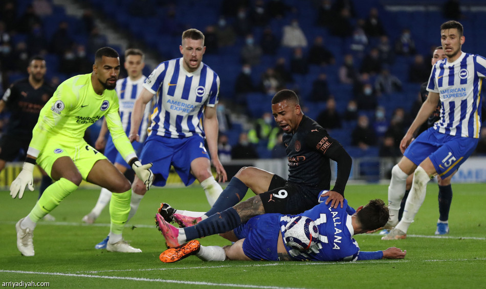 برايتون يهزم البطل بثلاثية