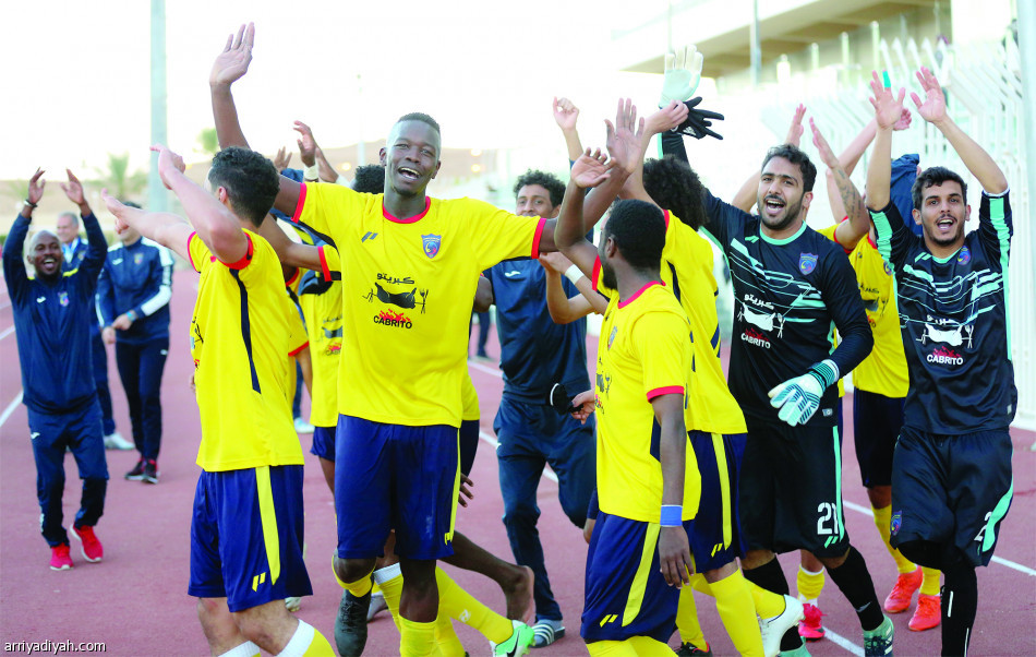 الكوكب يكسب الديربي والحزم يطارد الوحدة