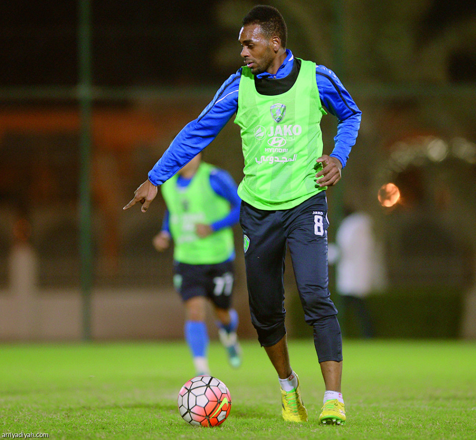 البياوي يفرض تدريبات الصباح والعوفي يعود