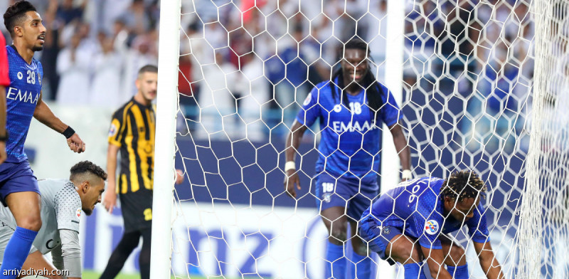 «هلال آسيا».. في نصف النهائي