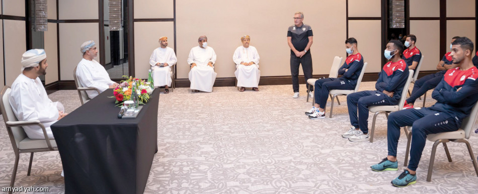 ظفار والسيب
يسيطران على الأحمر