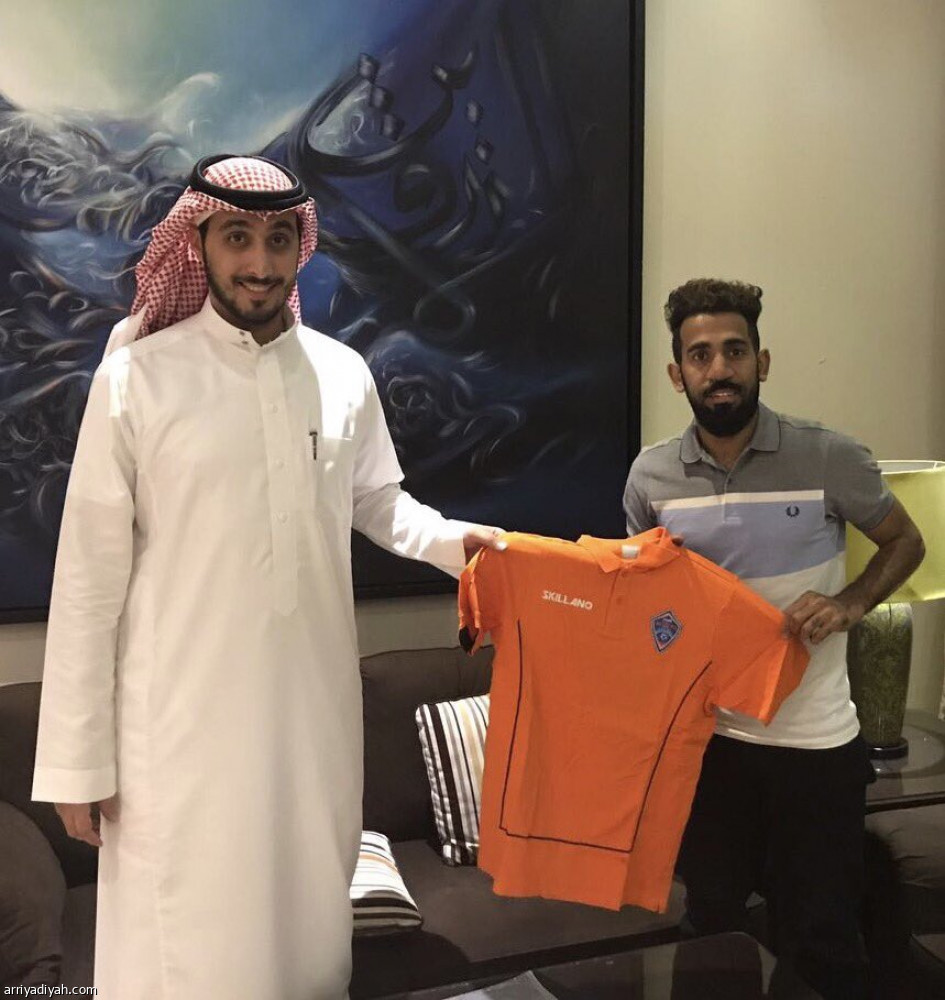 صفقات الفيحاء المتواصلة تخطف الأضواء