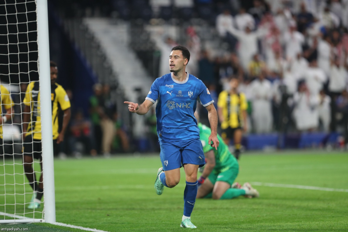 «الكلاسيكو».. أزرق