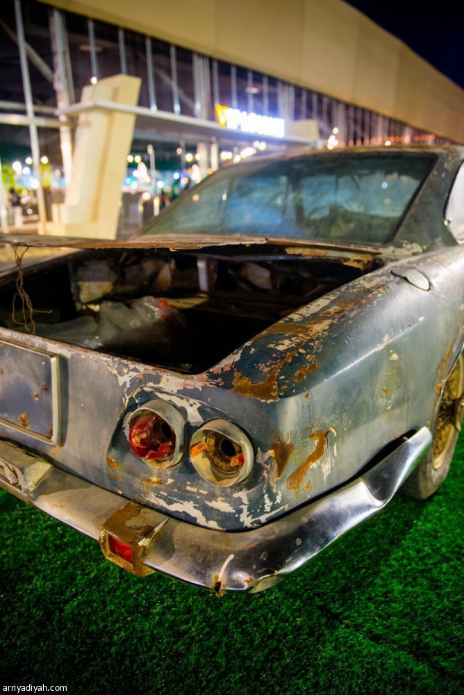 «سيارة تالفة» يصعد سعرها إلى 3 ملايين في معرض الرياض