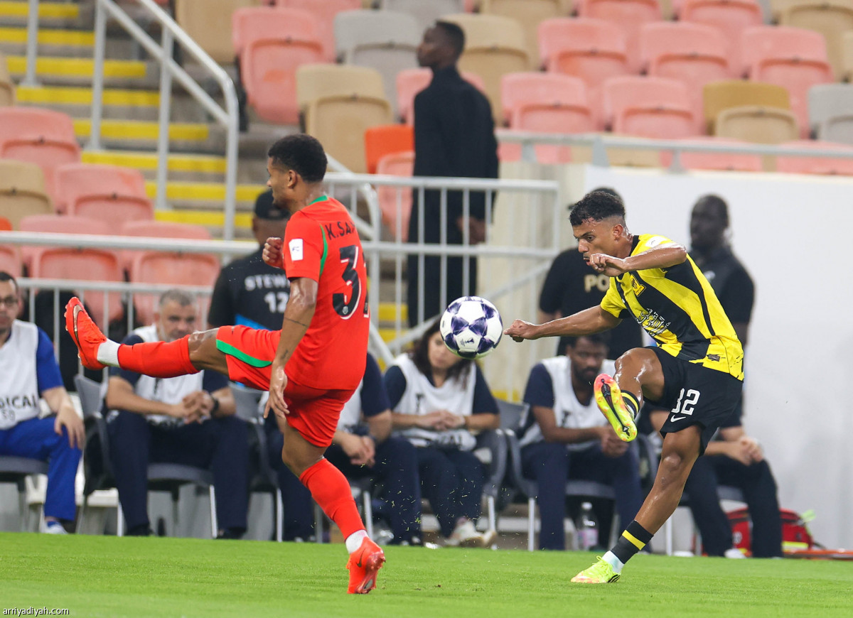 الاتحاد يتعثر