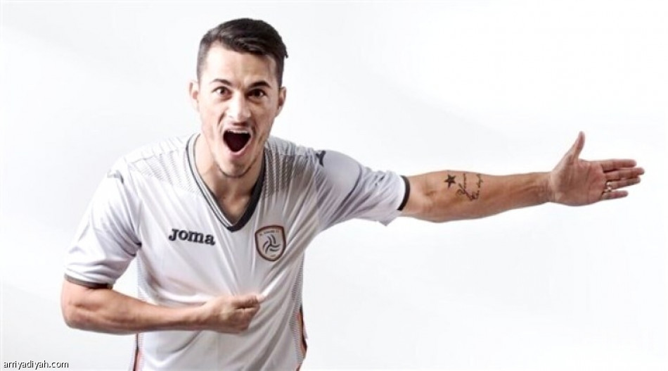 348 دقيقة تكشف “مدمن الانتقالات”