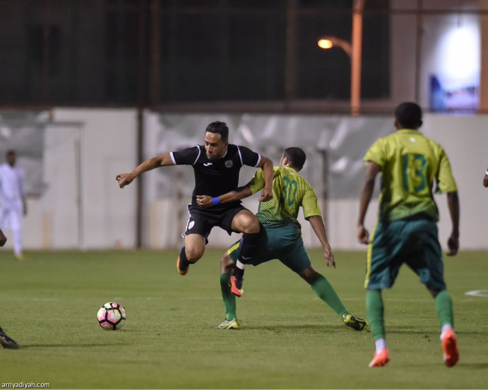 الشباب يتغلب على منتخب الحرس الملكي برباعية