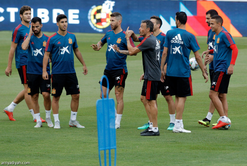 إنريكي يعيد ألبا إلى المنتخب الإسباني