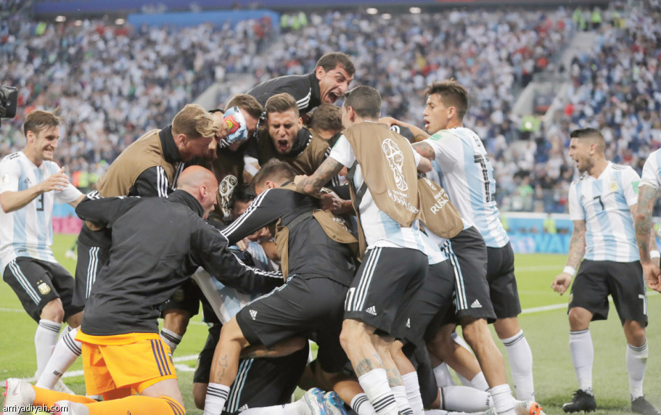 روخو ينقذ الأرجنتين
من مخالب النسور