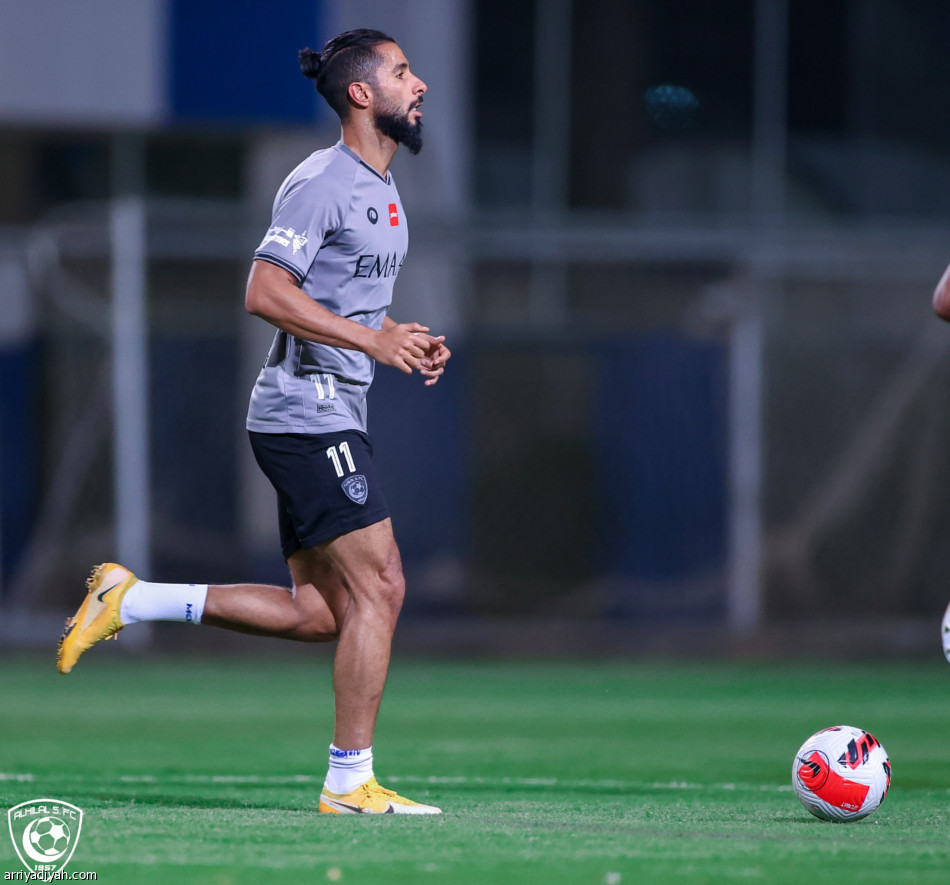 اجتماع يحفز لاعبي الهلال للطائي
