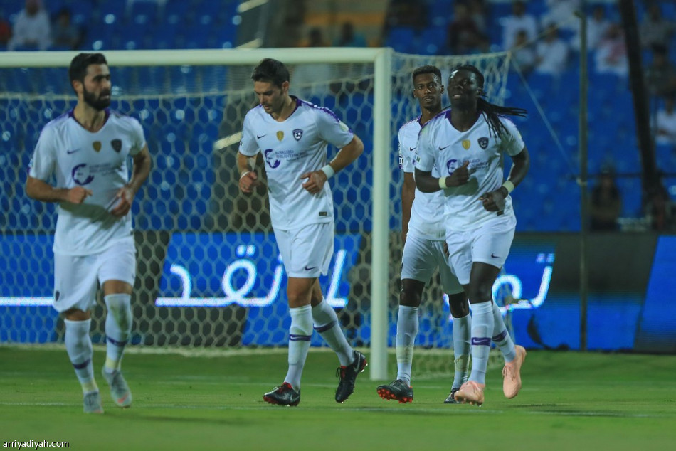 الهلال الجديد يبدأ مشواره بثلاثية الرائد