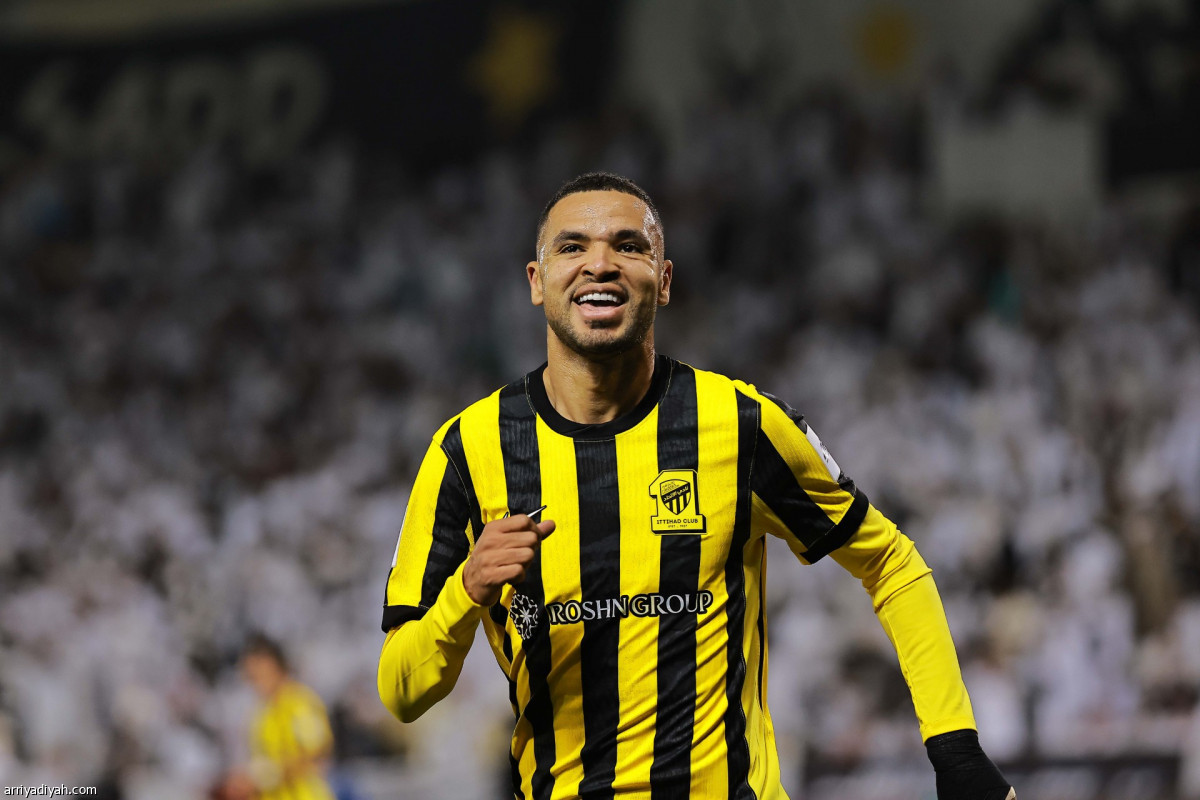 الاتحاد يستعرض