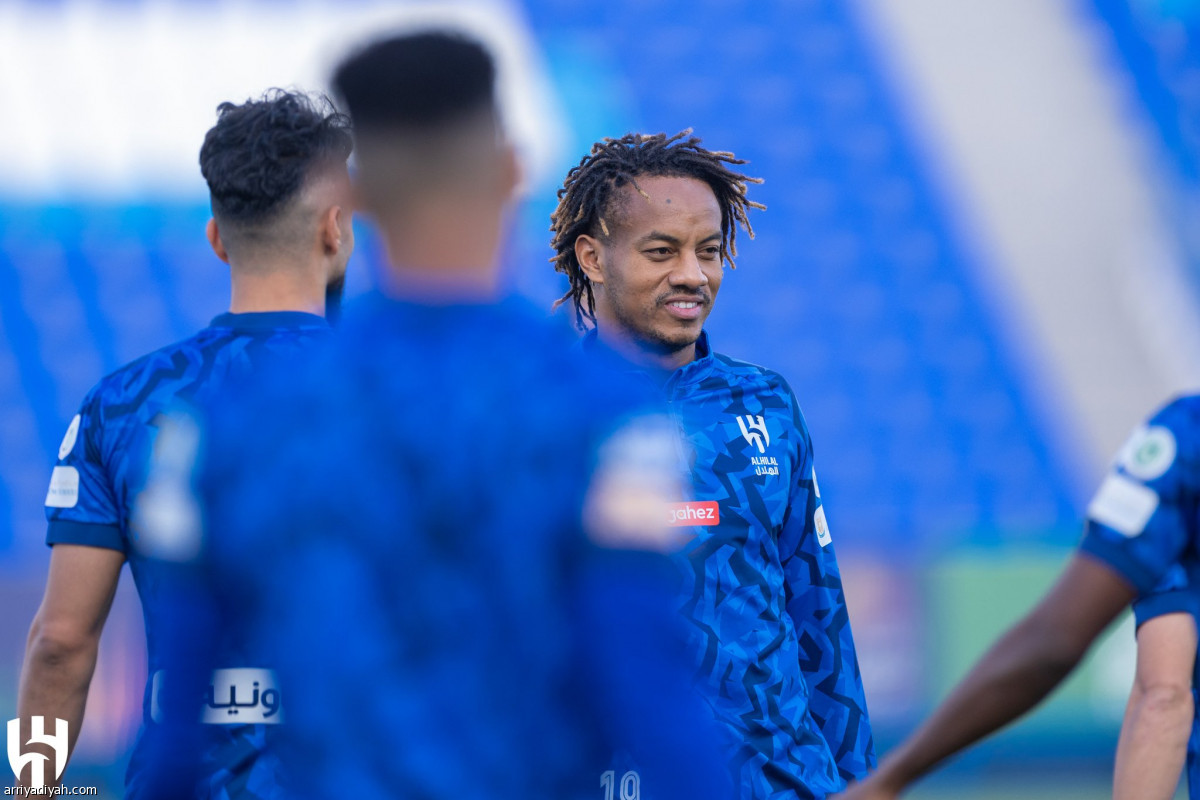 الهلال.. استرجاع ومناورة