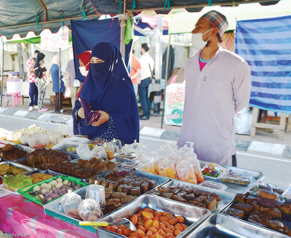 ماء جوز الهند 
يحبس العطش ويقاوم الجوع