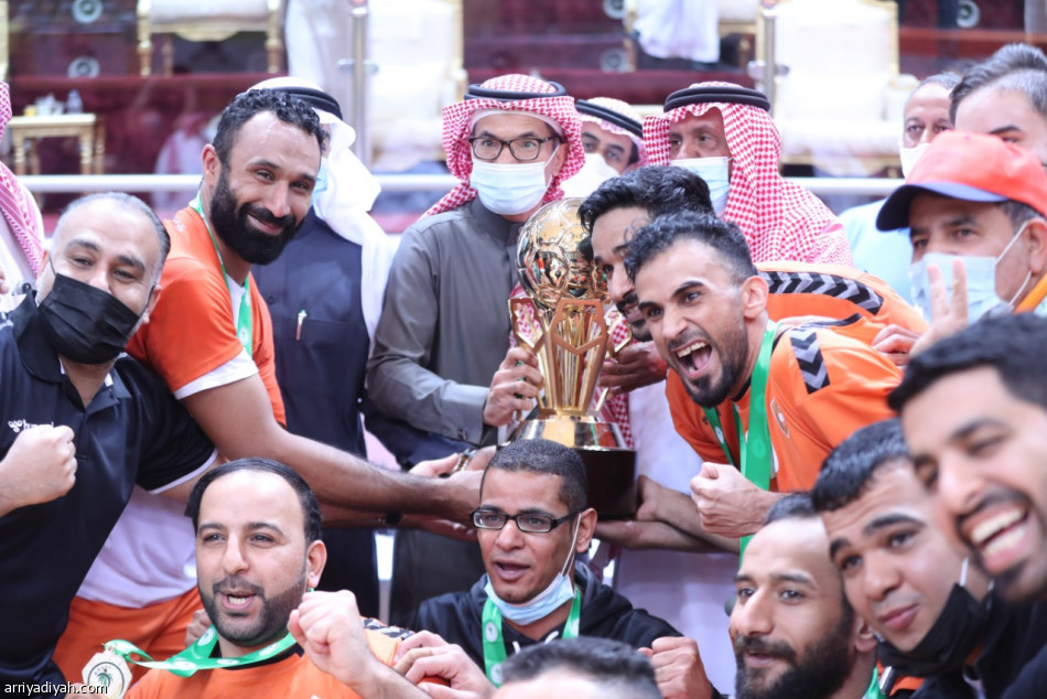 مضر ينتزع كأس سلطان بن فهد من الخليج