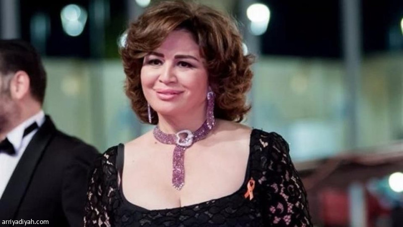 مهرجان أسوان
يمنح إلهام جائزة «إيزيس»