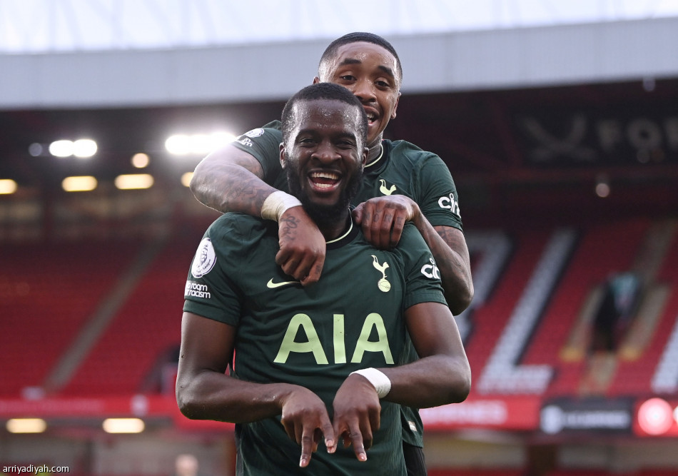 توتنهام يعيد شيفيلد إلى دوامة الهزائم