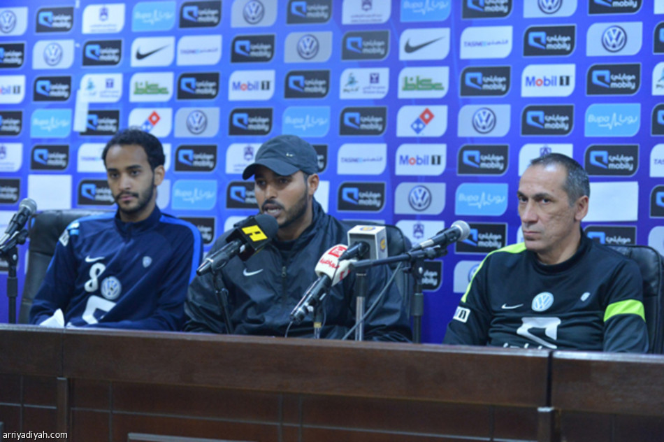 دونيس: أتمنى مدرجات ممتلئة بجماهير الهلال أمام الفتح