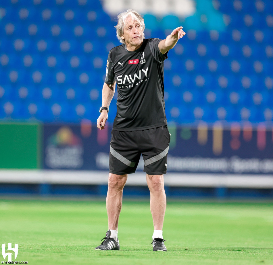 الدوسري
يقلص خيارات جيسوس