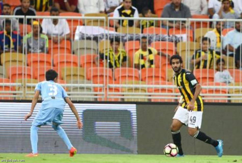 الاتحاد يتمسك بالصدارة بفوزه على الباطن