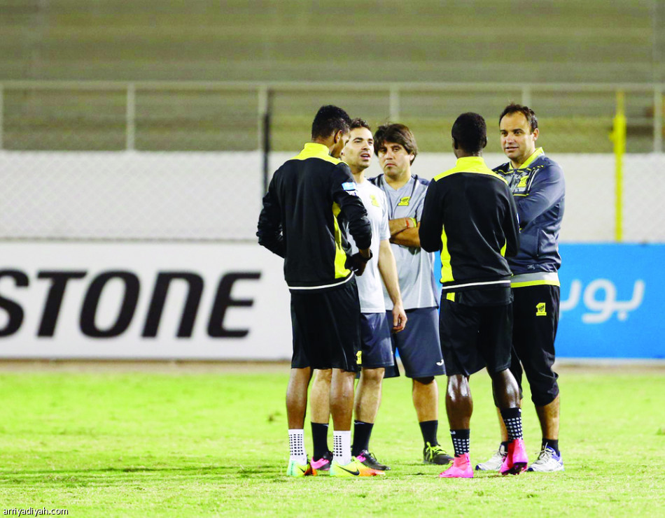 الاتحاد يتأهب للشباب خلف “الأبواب المغلقة”