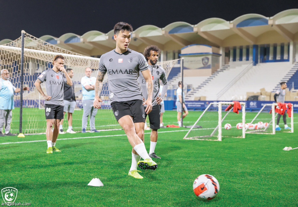 الهلال
يتفاءل بالخسارتين
