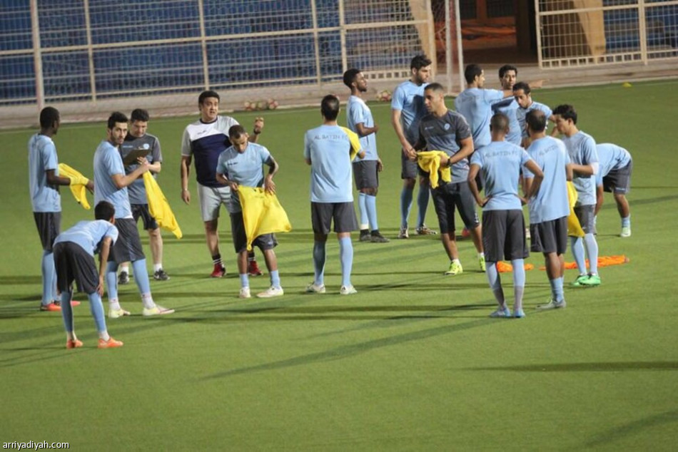 مدرب الباطن يطبق تكتيكاته عبر مناورة