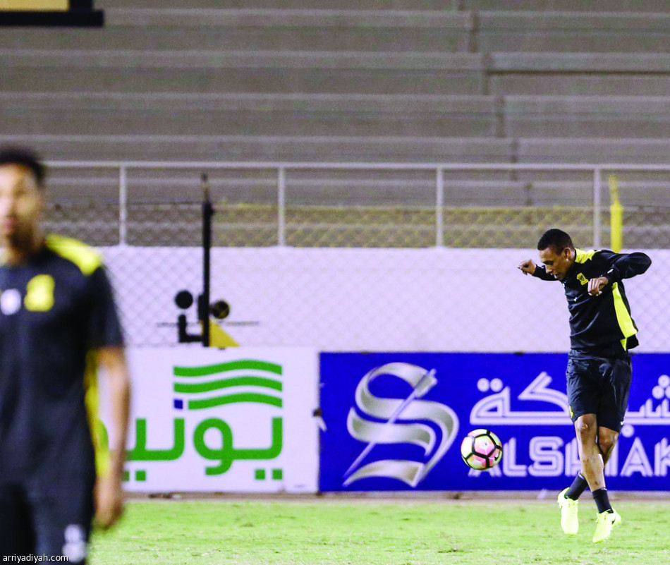 الاتحاد يتأهب للشباب خلف “الأبواب المغلقة”