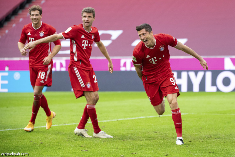 ليفاندوفسكي يقود البايرن لسحق آينتراخت