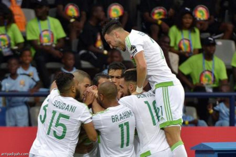 محرز ينقذ منتخب الجزائر من كمين زيمبابوي