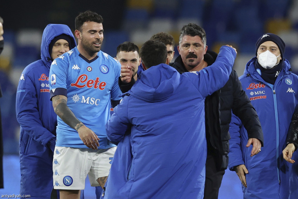 نابولي يهزم يوفنتوس ويجدد آماله بالمنافسة