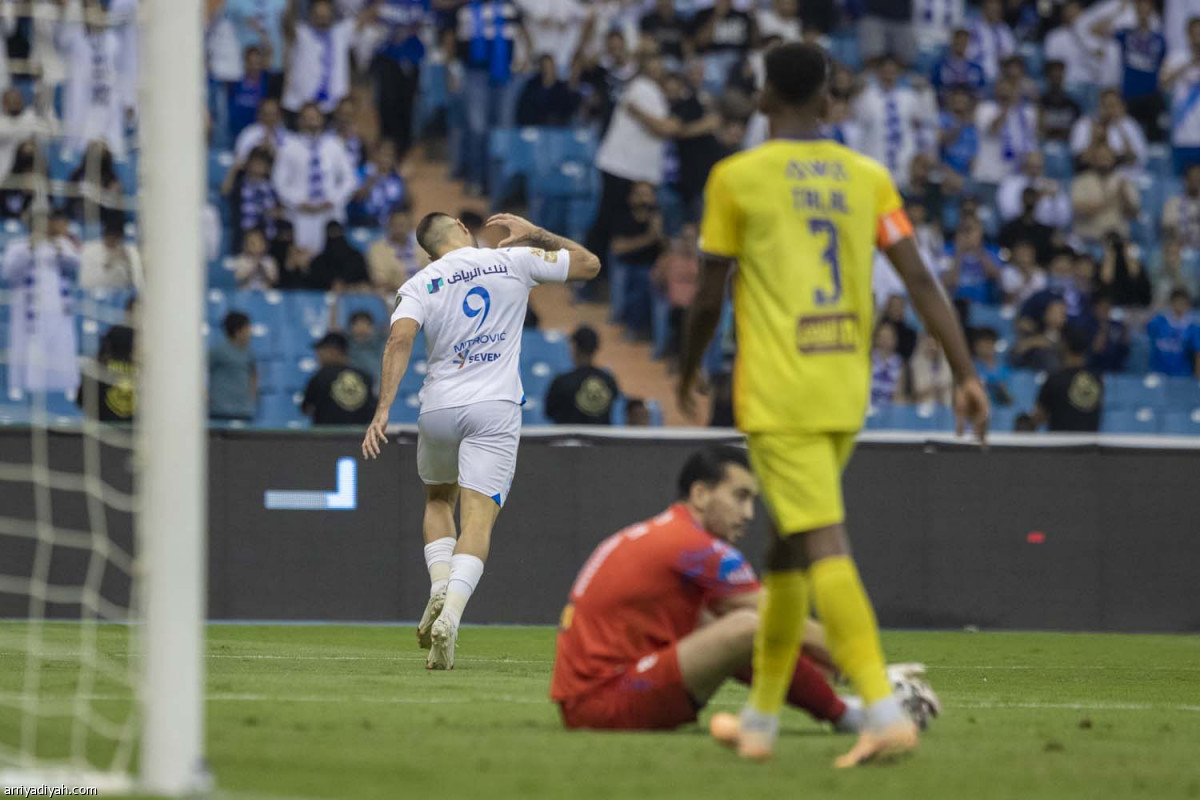 الهلال يتأهل بثلاثية