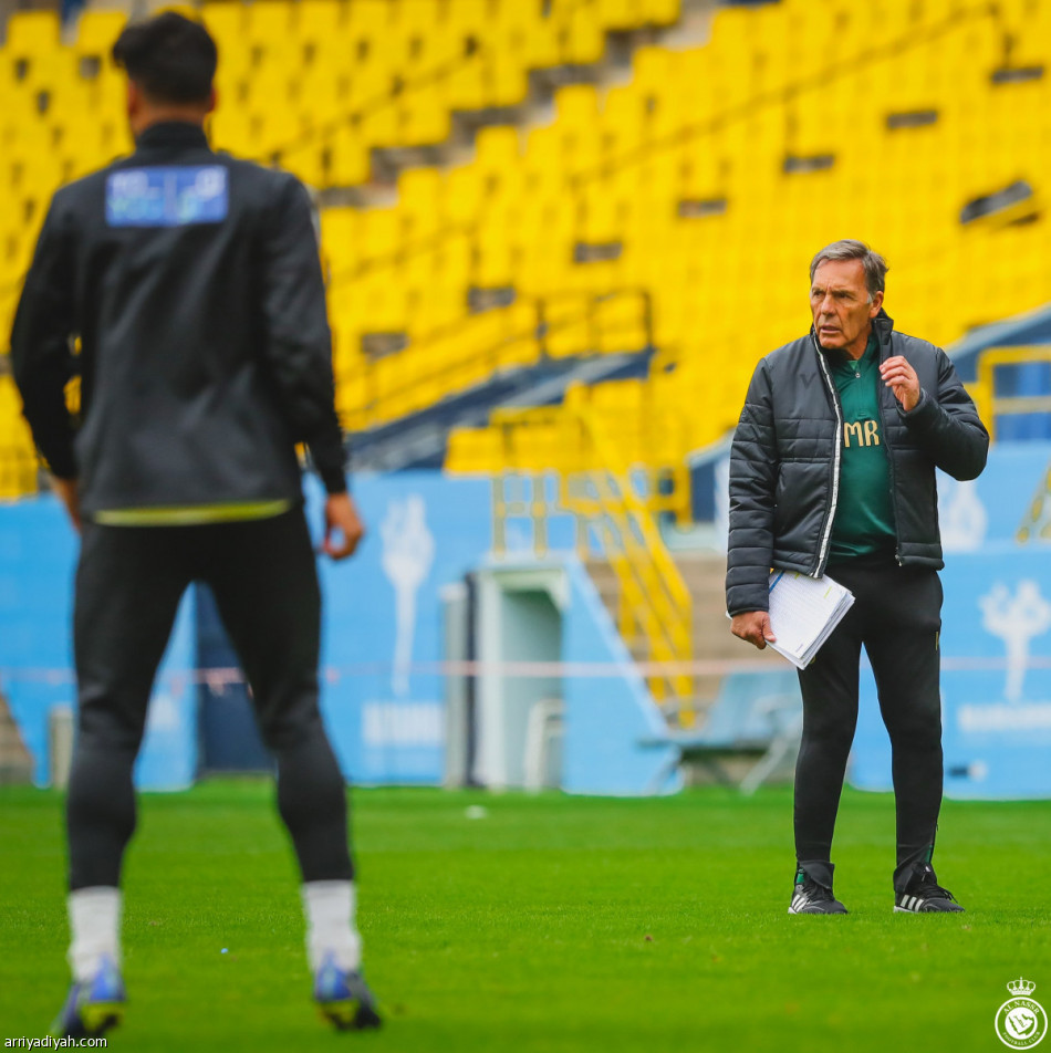 مدرب النصر يطالب بـ«التركيز العالي» أمام الهلال