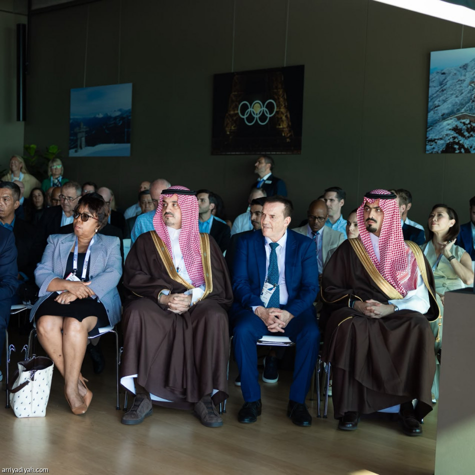 فهد بن جلوي يبحث تطوير «الطائرة» والبيسبول