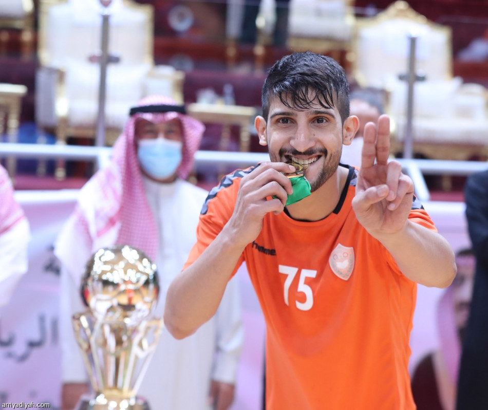 مضر ينتزع كأس سلطان بن فهد من الخليج