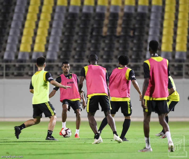 الطيران يؤجل رحلة الاتحاد إلى المدينة