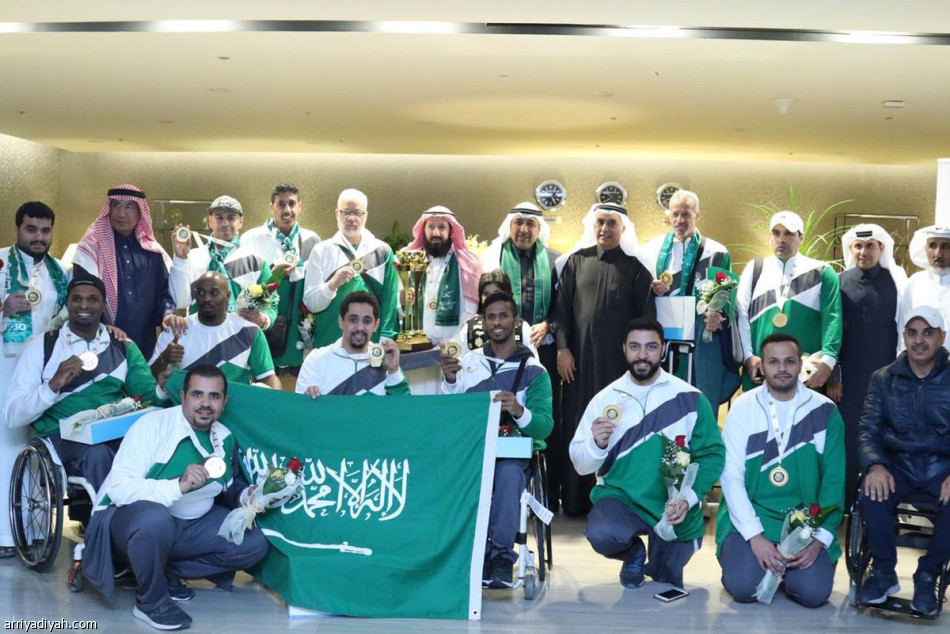 أبطال  الخليج في سلة  «الكراسي» يصلون الرياض