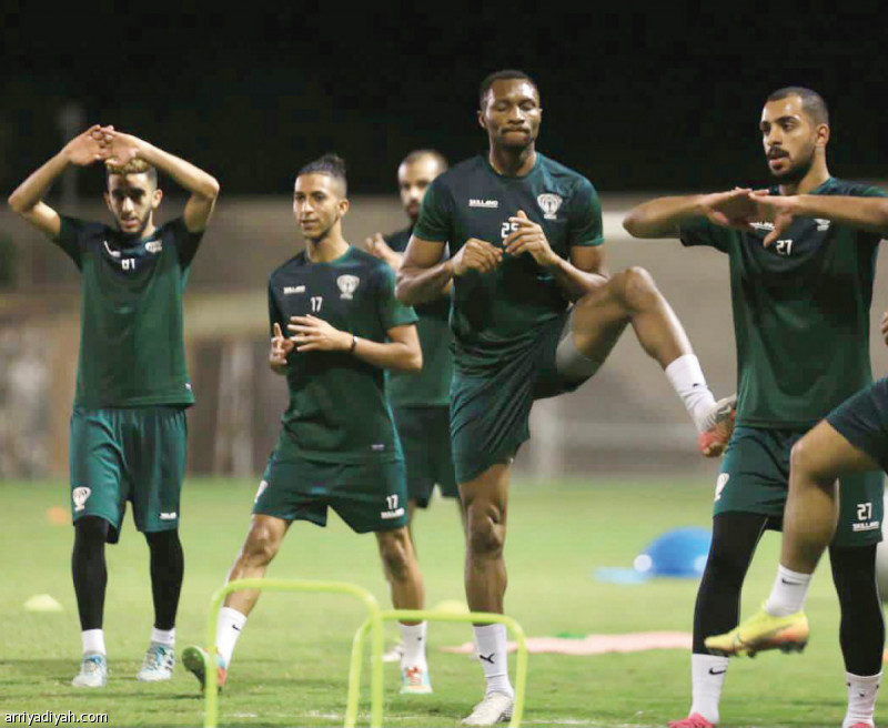 صورة التقطت أمس من تدريبات فريق هجر الأول لكرة القدم استعدادًا لمواجهة الجيل (المركز الإعلامي ـ هجر)