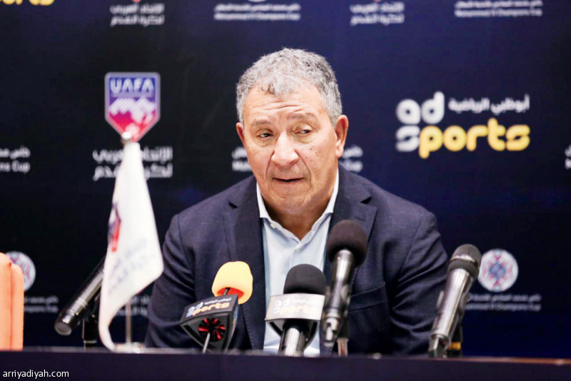 صورة التقطت أمس للهولندي كات مدرب الاتحاد أثناء المؤتمر الصحافي تصوير: علي خمج