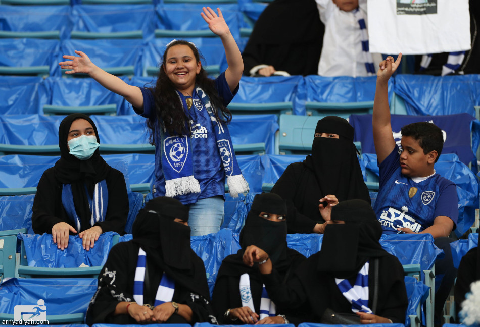 بالصور.. «الدرة» يكتظ بجماهير النصر والهلال