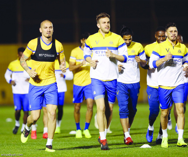 كثف النصر استعداداته للقاء الوحدة غدًا ضمن الجولة الـ 24 من دوري كأس محمد بن سلمان للمحترفين.. وفي الصورة التي التقطت أمس يظهر برونو ومايكون الثنائي البرازيلي خلال الحصة التدريبية على ملعب النادي تصوير: عبد العزيز النومان