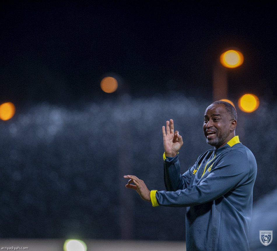 التعاون يتأهب للأوزبكي بـ«اللمسة الواحدة»