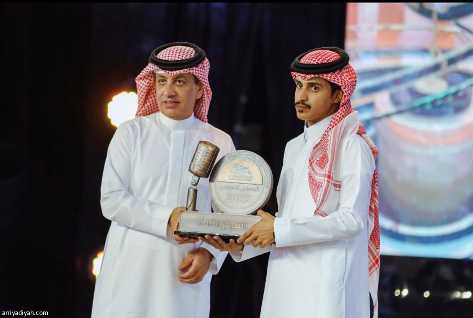الهاجري يتوج بجائزة «المعلق الذهبي»