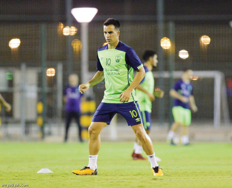 صورة التقطت أمس للإسباني خواردو لاعب الأهلي خلال الحصة التدريبية على الملعب الرديف في مدينة الملك عبد الله الرياضية