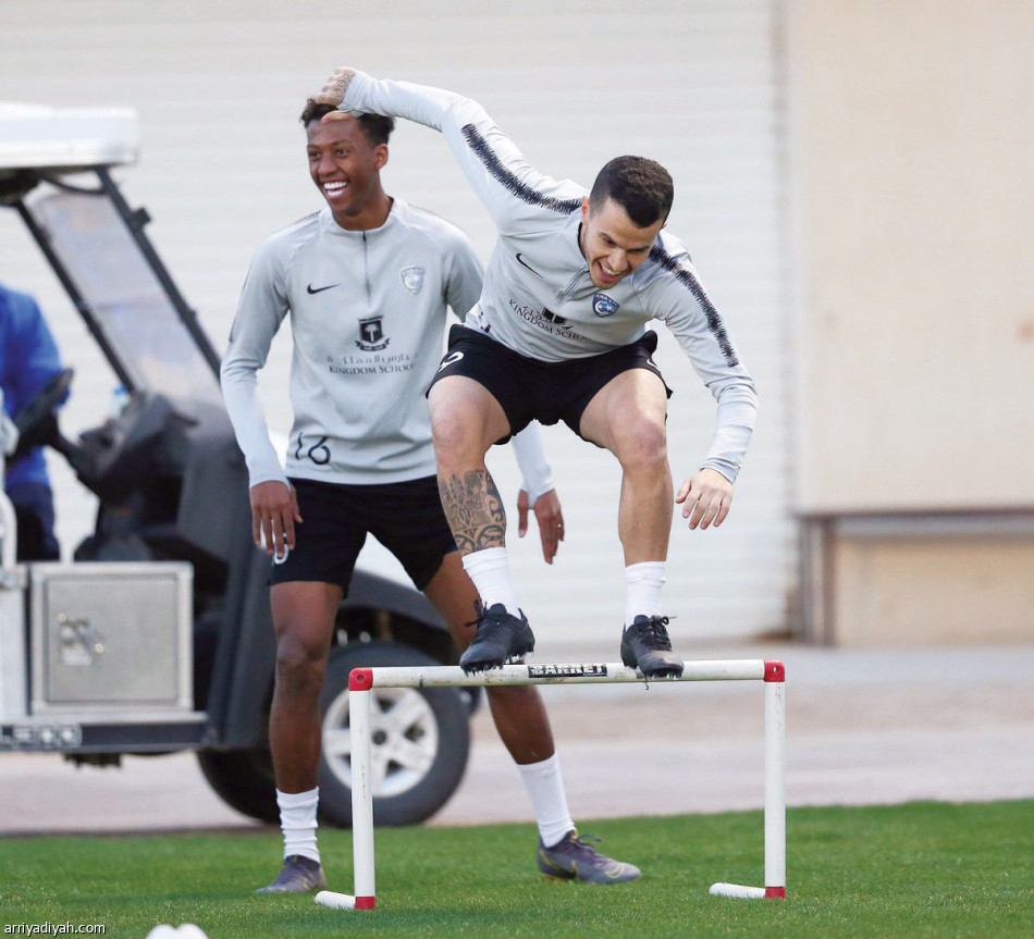 4 شباب
يدعمون الهلال