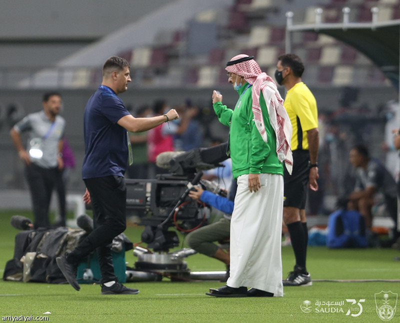 احتاج الأهلي إلى 180 دقيقة فقط من أجل ضمان الصعود إلى دور الـ16 من دوري أبطال آسيا بعد فوزه على الشرطة العراقي، الإثنين، وانتصار أول حققه أمام الاستقلال الإيراني قبل التوقف، ليبلغ 6 نقاط ضمن بها بطاقة الصعود، بعد انسحاب الوحدة الإماراتي واقتصار المجموعة على 3 أندية فقط.